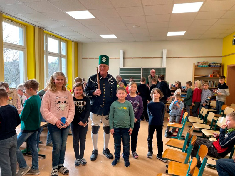 Grundschule Hermsdorf/E. - Hutznohmd